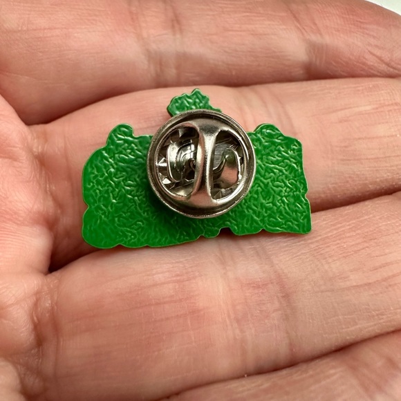 Gelato Canna Co Collectable Pin (Pineapple Express) - Picture 2 of 3